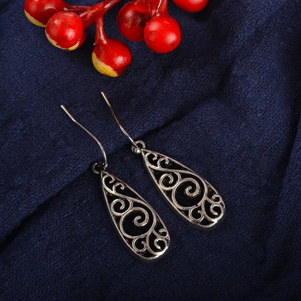 Vintage Metal Carved Palace Hollow Earrings for Women, 990101A146 - Picture 3 of 3